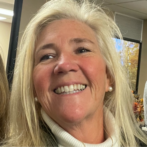 Meet your Posher, Theresa - Picture 1 of 1